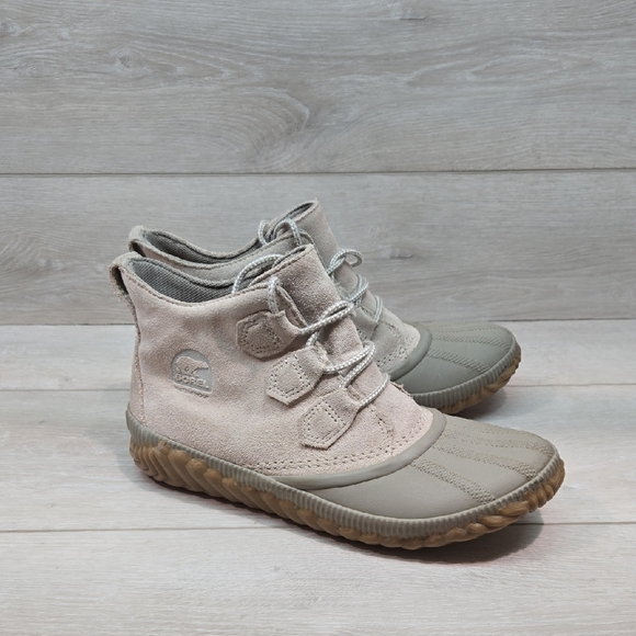 Sorel Taupe Out'N About Plus SoftAnkle Duck Rubber Leather Boots Shoes Sz 8.5 - Picture 2 of 13